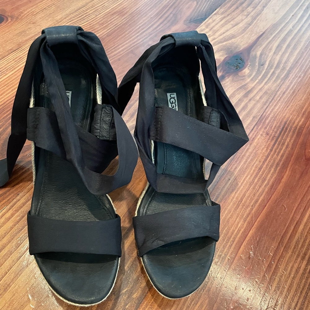 Ugg Lace Up Wedge 8